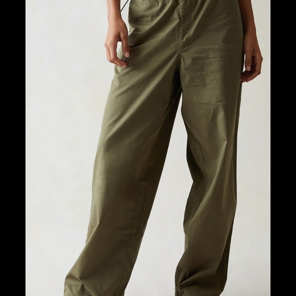 PacSun Pants - NWT Olive green pacsun parachute Pants size Large